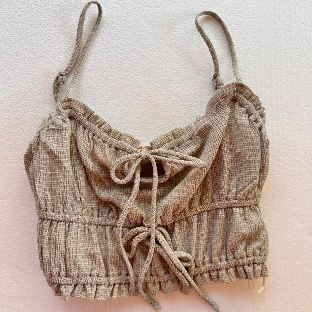 Unbranded Women's Tan and Cream Crop-top